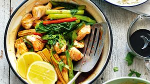 Fixer Fischtopf mit Asiagemüse Rezept - Foto: House of Food / Bauer Food Experts KG