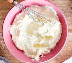 Frischkäse-Frosting - Foto: House of Food / Bauer Food Experts KG Frischkäse-Frosting - Foto: House of Food / Bauer Food Experts KG