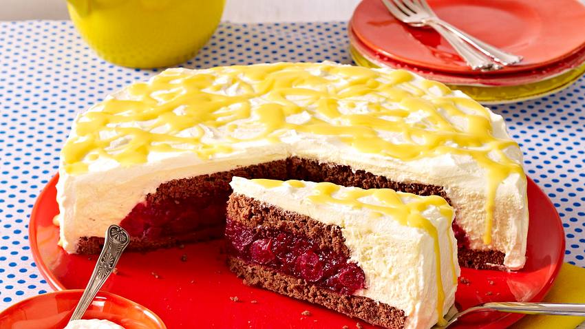 Kirschtorte mit Eierlikörcreme Rezept - Foto: House of Food / Bauer Food Experts KG