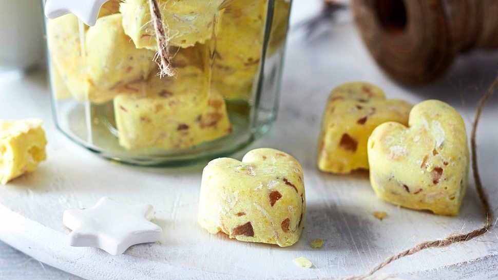 Mandelkonfekt in Herzform - Foto: House of Food / Bauer Food Experts KG