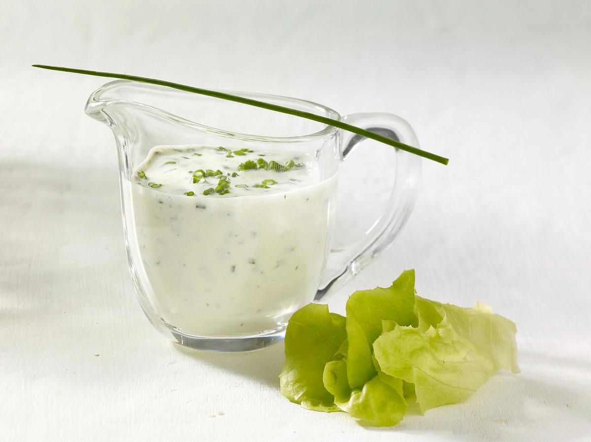 Schnittlauch Sauerrahm Dressing Rezept