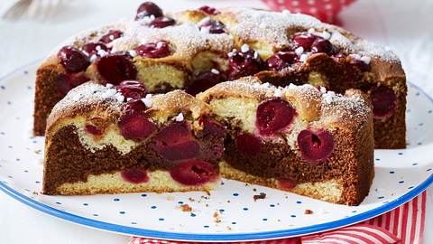 Versunkener Kirschkuchen Rezept - Foto: House of Food / Bauer Food Experts KG